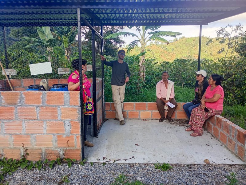 Taller comunitario de la Fundación Econetsos con participación de comunidad rural